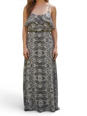 ELAN Sz L Boutique Ruffle Top Adjustable Straps Maxi Dress Silky Smooth | EUC